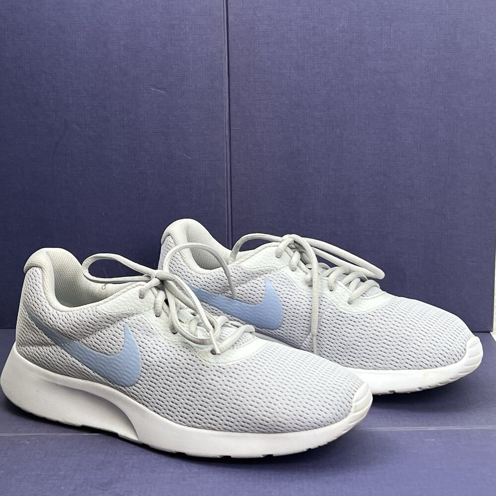 Nike Tanjun Women’s Size 10 Pure Platinum Royal Tint White Sneakers 812655-007
